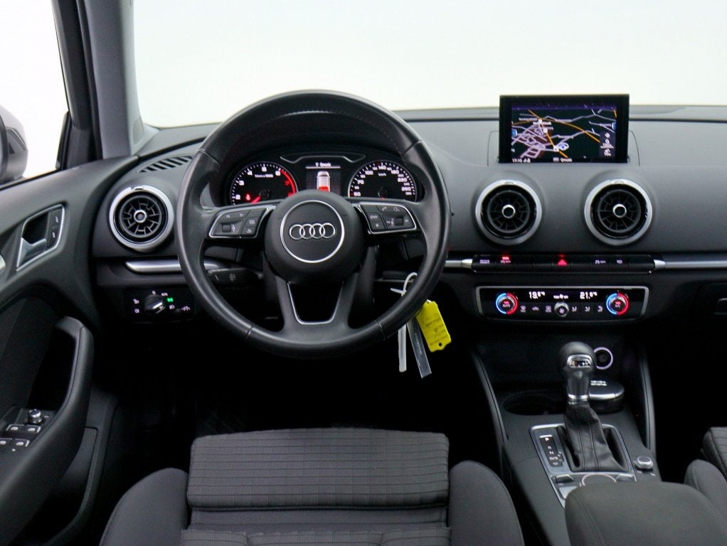 Audi A3 Sportback 1.5 TFSI CoD Sport Lease Ed | 17" | Navi |, Automaat, Stof, 4 cilinders, 150 pk