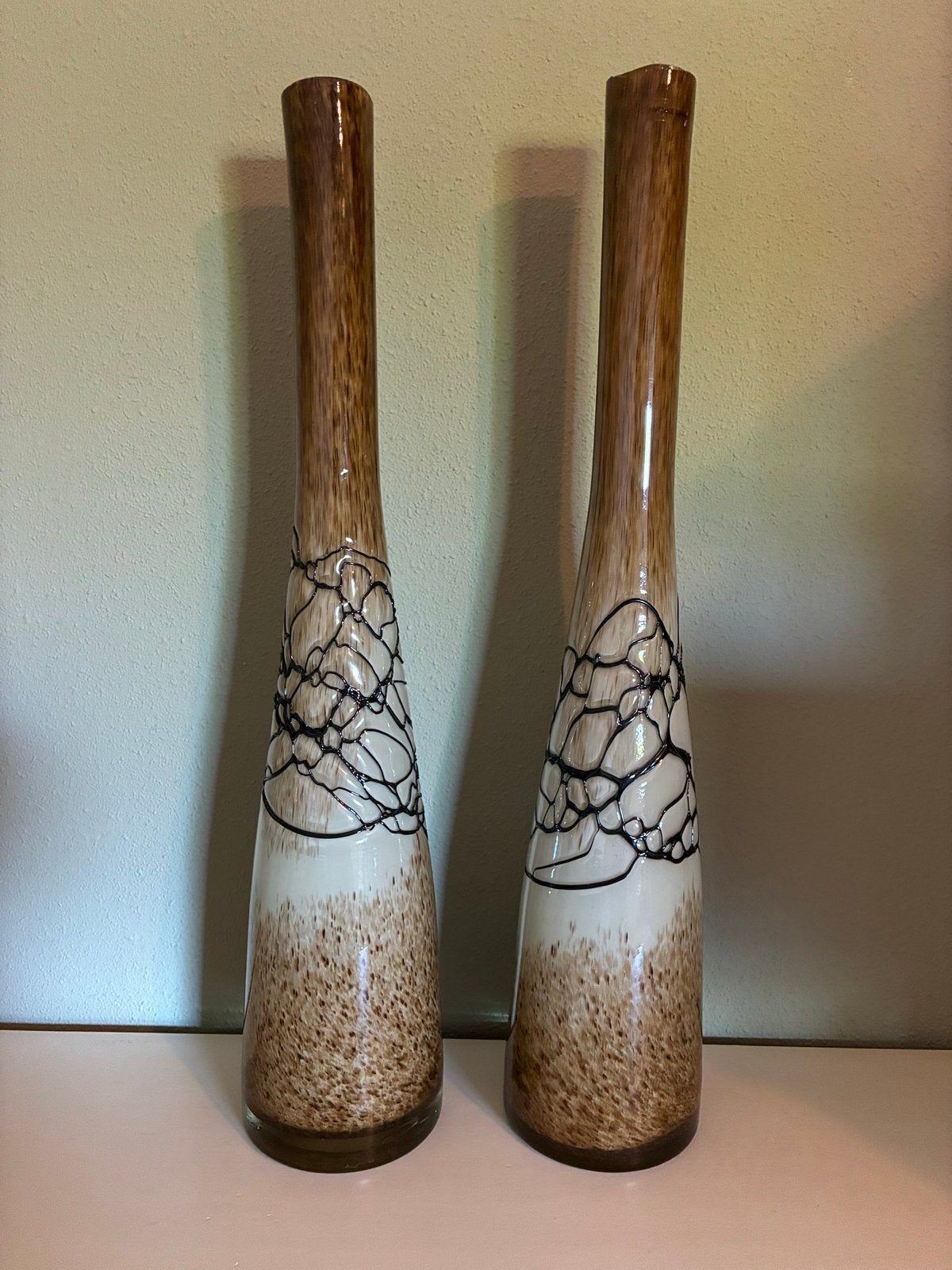 2 prachtige slanke vazen. GLAS., Ophalen
