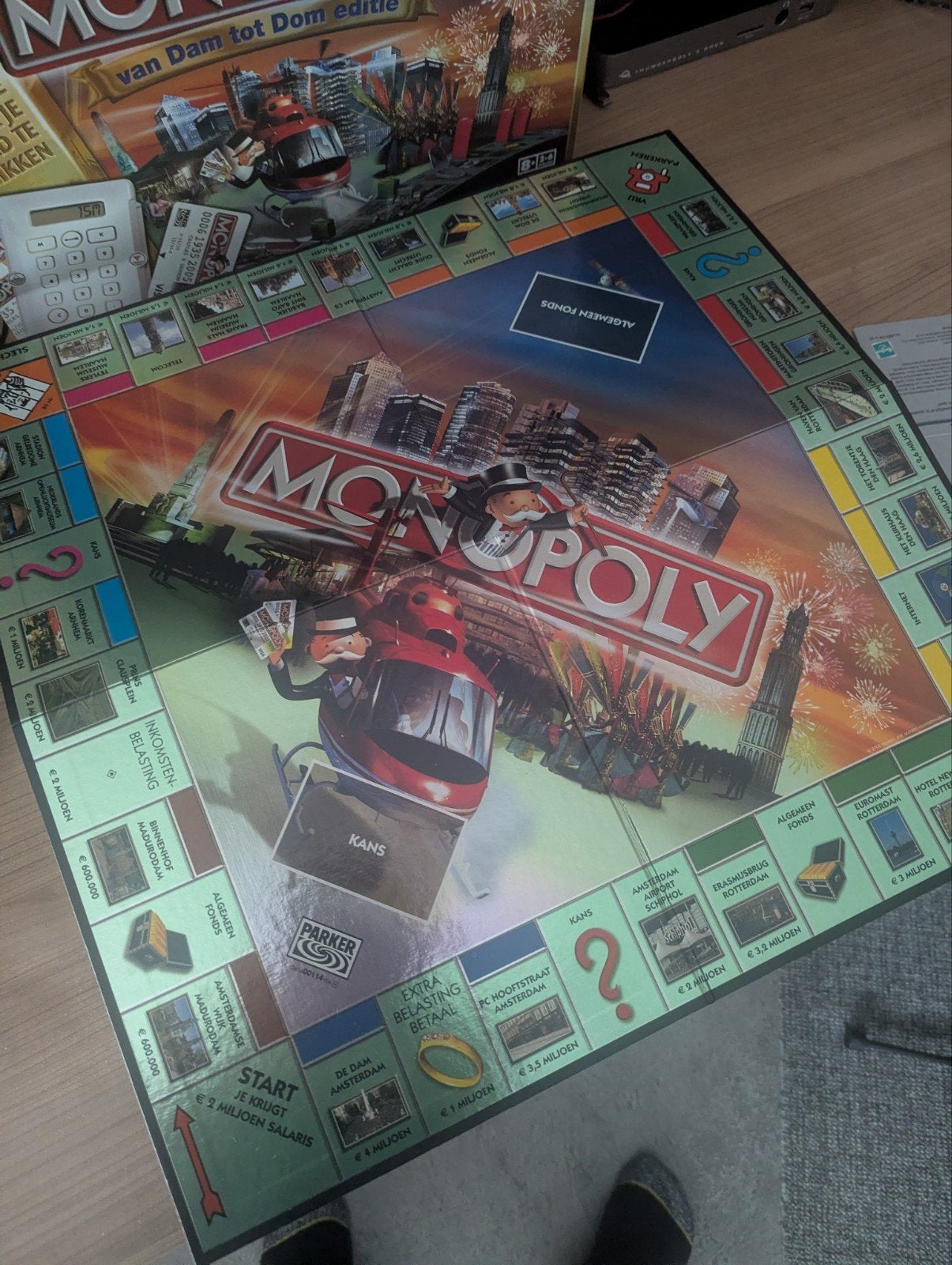 Monopoly: Van Dam tot Dom editie - Zo goed als nieuw, Drie of vier spelers, Ophalen of Verzenden, Zo goed als nieuw, Parker