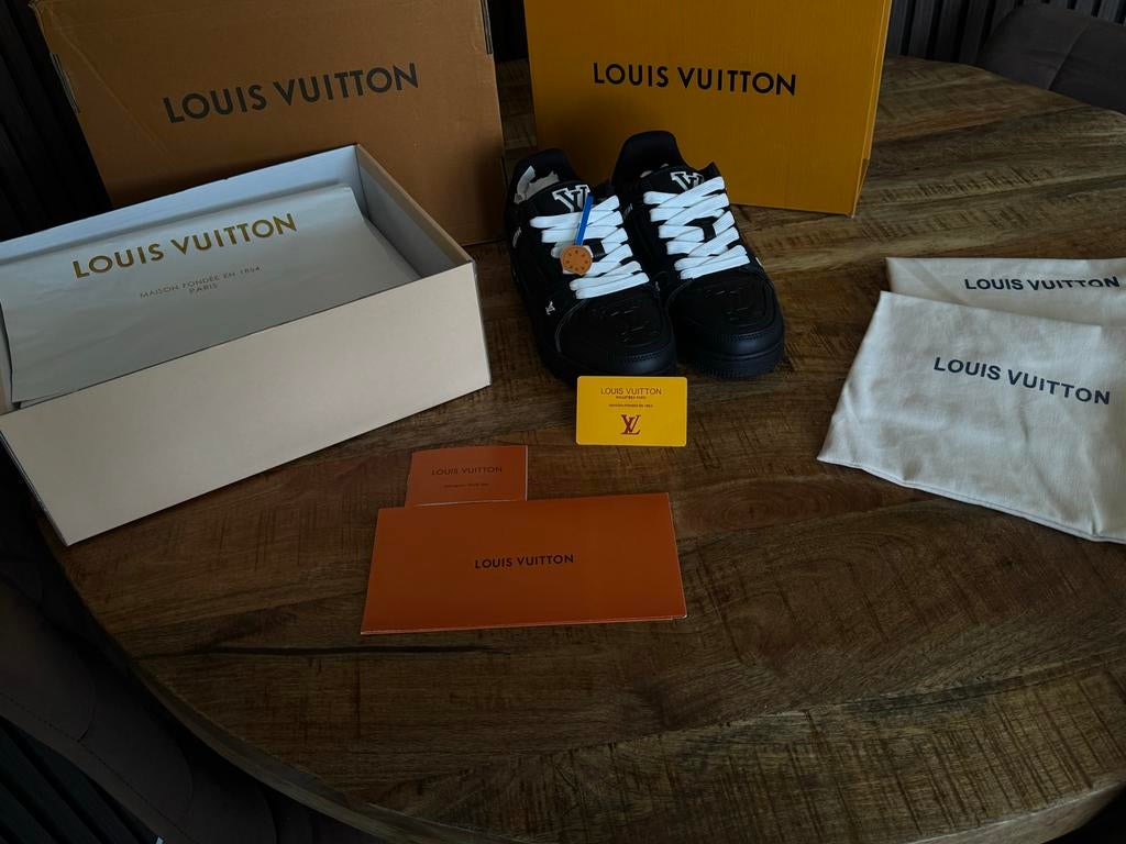 Louis Vuitton LV Trainer Sneakers Zwart Maat40, Kleding | Heren, Schoenen, Ophalen of Verzenden, Zo goed als nieuw, Zwart, Sneakers of Gympen
