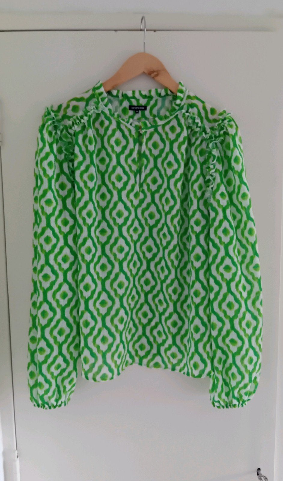 Caroline Biss blouse print groen wit ruches 40, Kleding | Dames, Maat 38/40 (M), Ophalen of Verzenden, Zo goed als nieuw, Caroline Biss