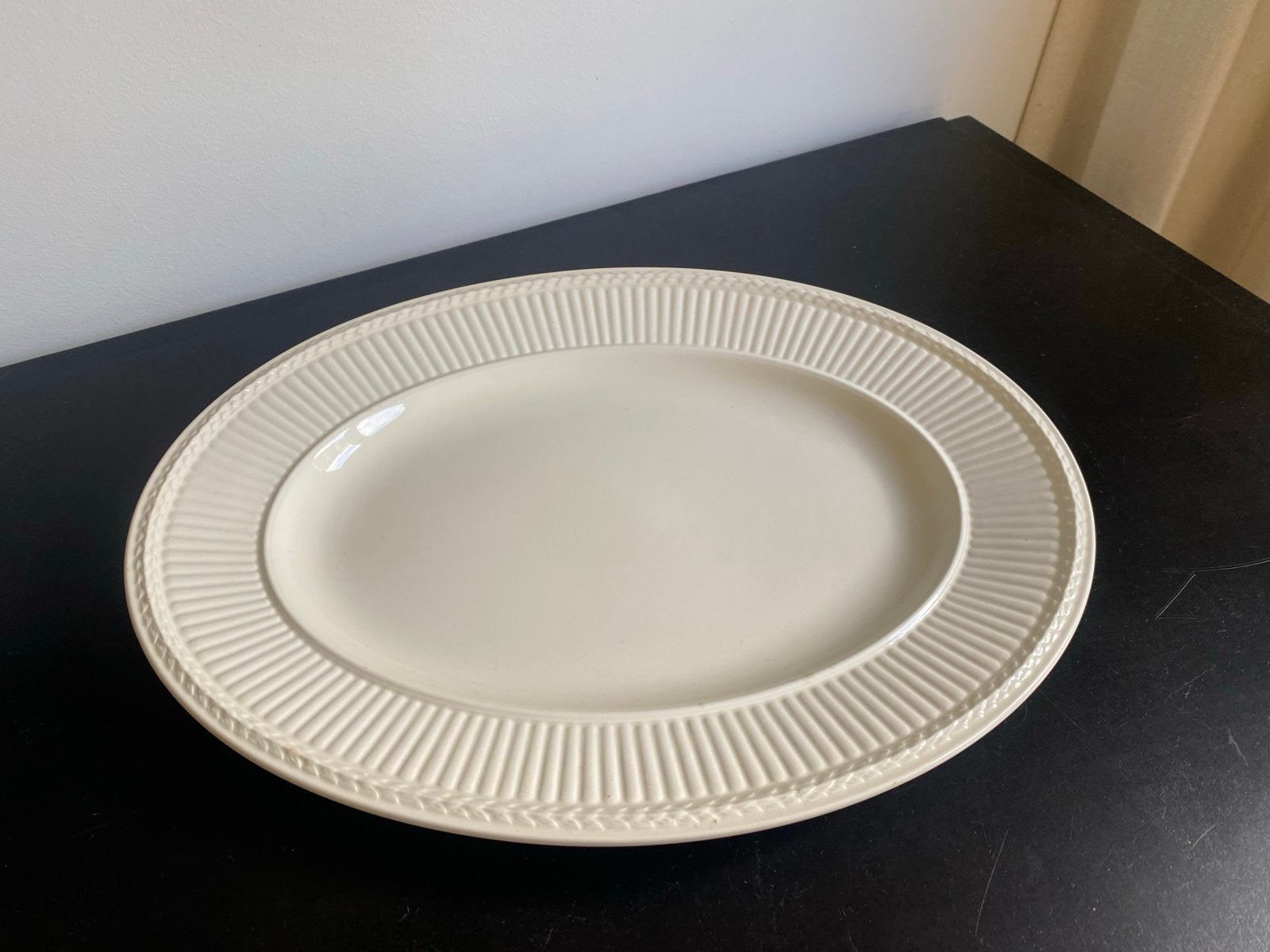 Wedgwood Edme ovale Serveerschaal 35x27cm, Huis en Inrichting, Ophalen, Klassiek, Wedgwood, Porselein