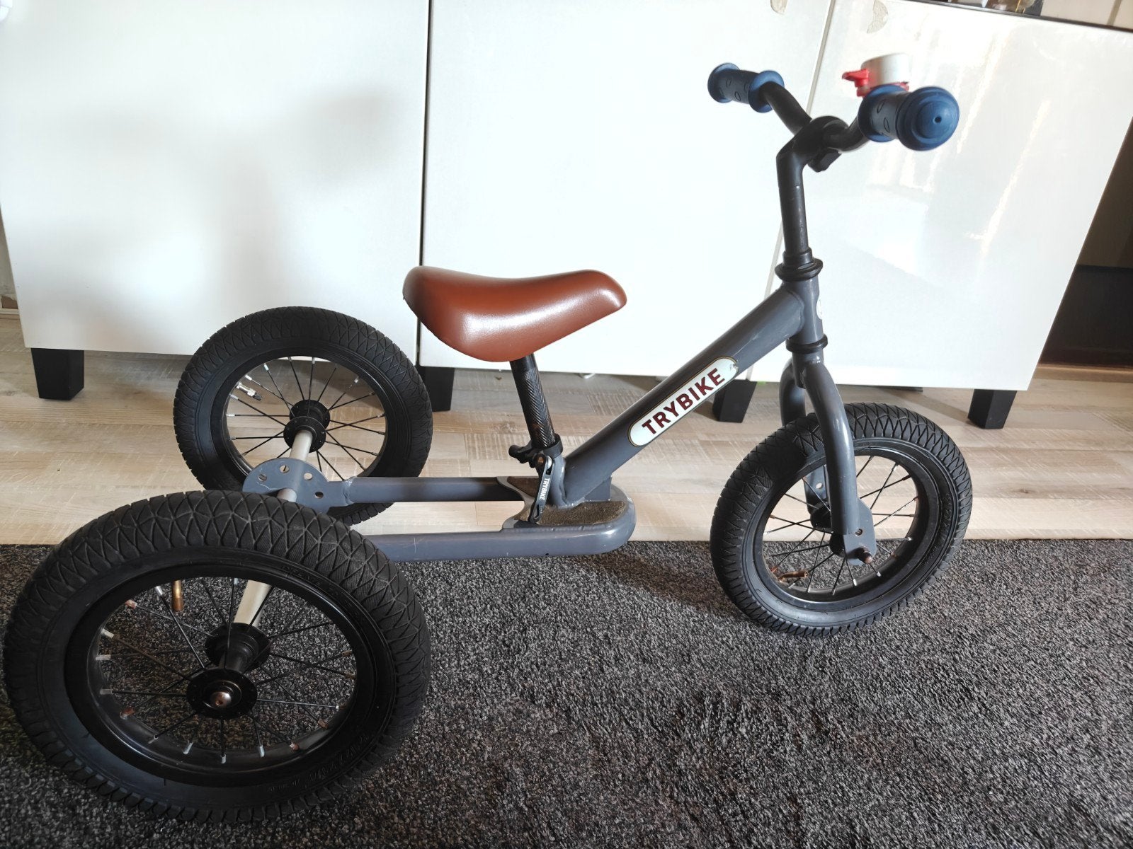 Trybike 2 in 1 loopfiets grijs, Kinderen en Baby's, Speelgoed | Buiten | Voertuigen en Loopfietsen, Ophalen, Gebruikt, Loopfiets