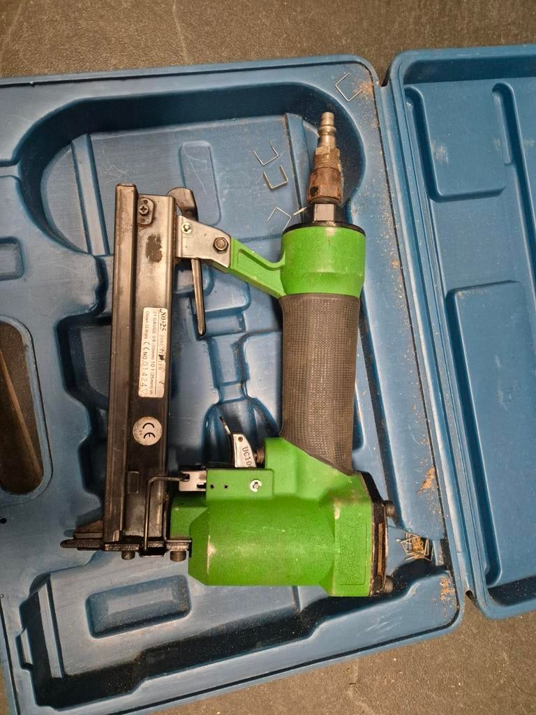 Nietpistool in koffer op lucht, Ophalen of Verzenden