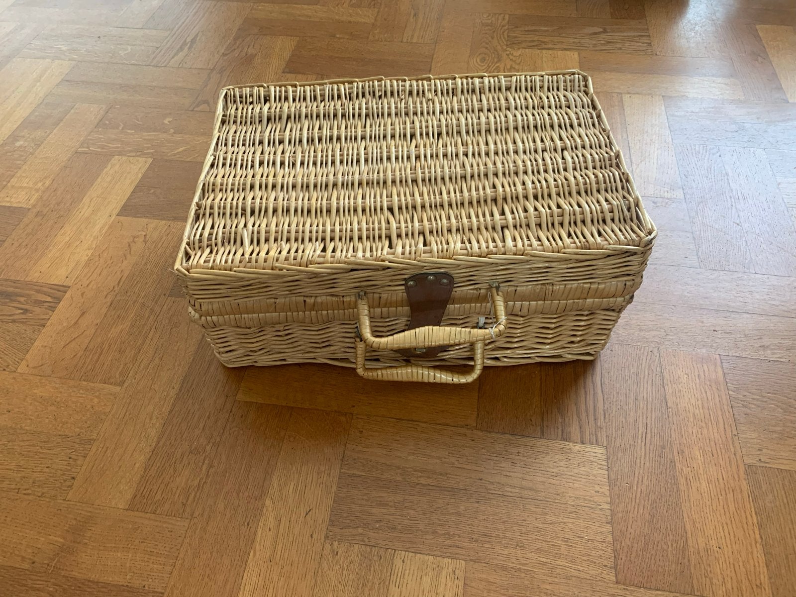 Nieuwe rieten picknickmand met complete inhoud, Ophalen of Verzenden, Nieuw