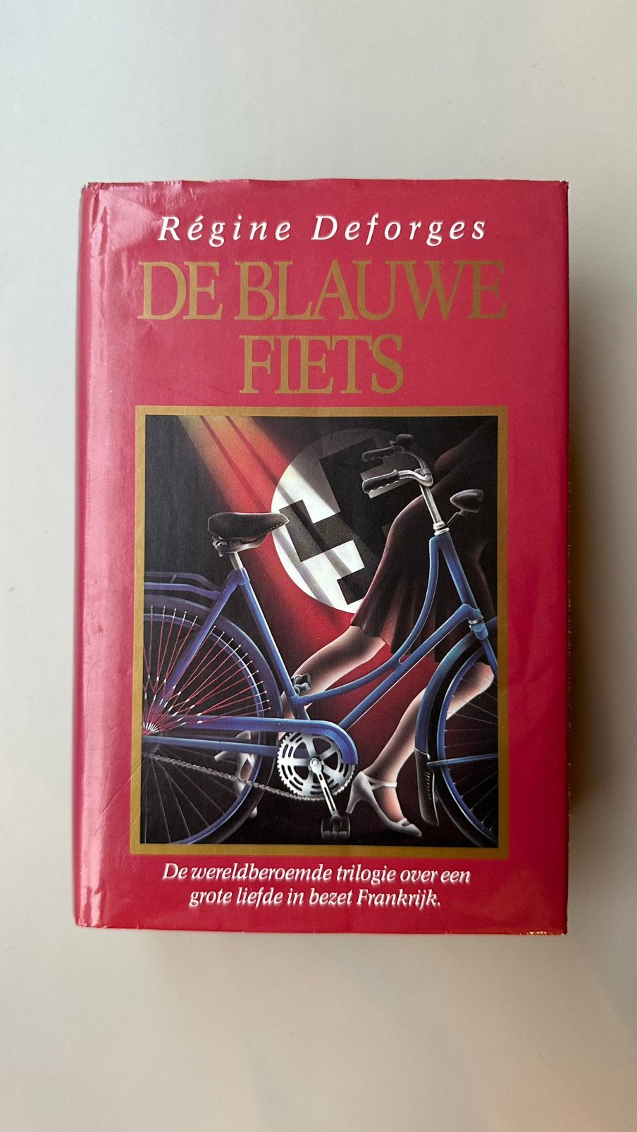 Régine Deforges - De blauwe fiets - Hardcover, Boeken, Ophalen of Verzenden, Zo goed als nieuw