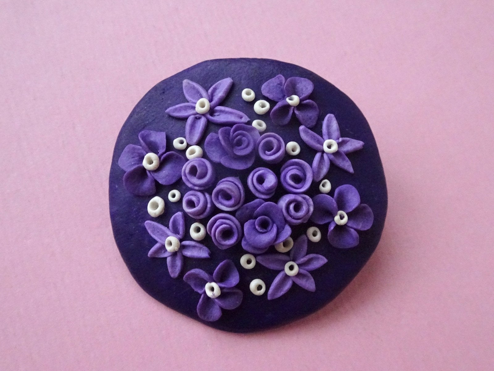 jwg Vintage 60s 70s bloem bloemen broche paars wit kralen, Verzenden, Overige materialen, Broche