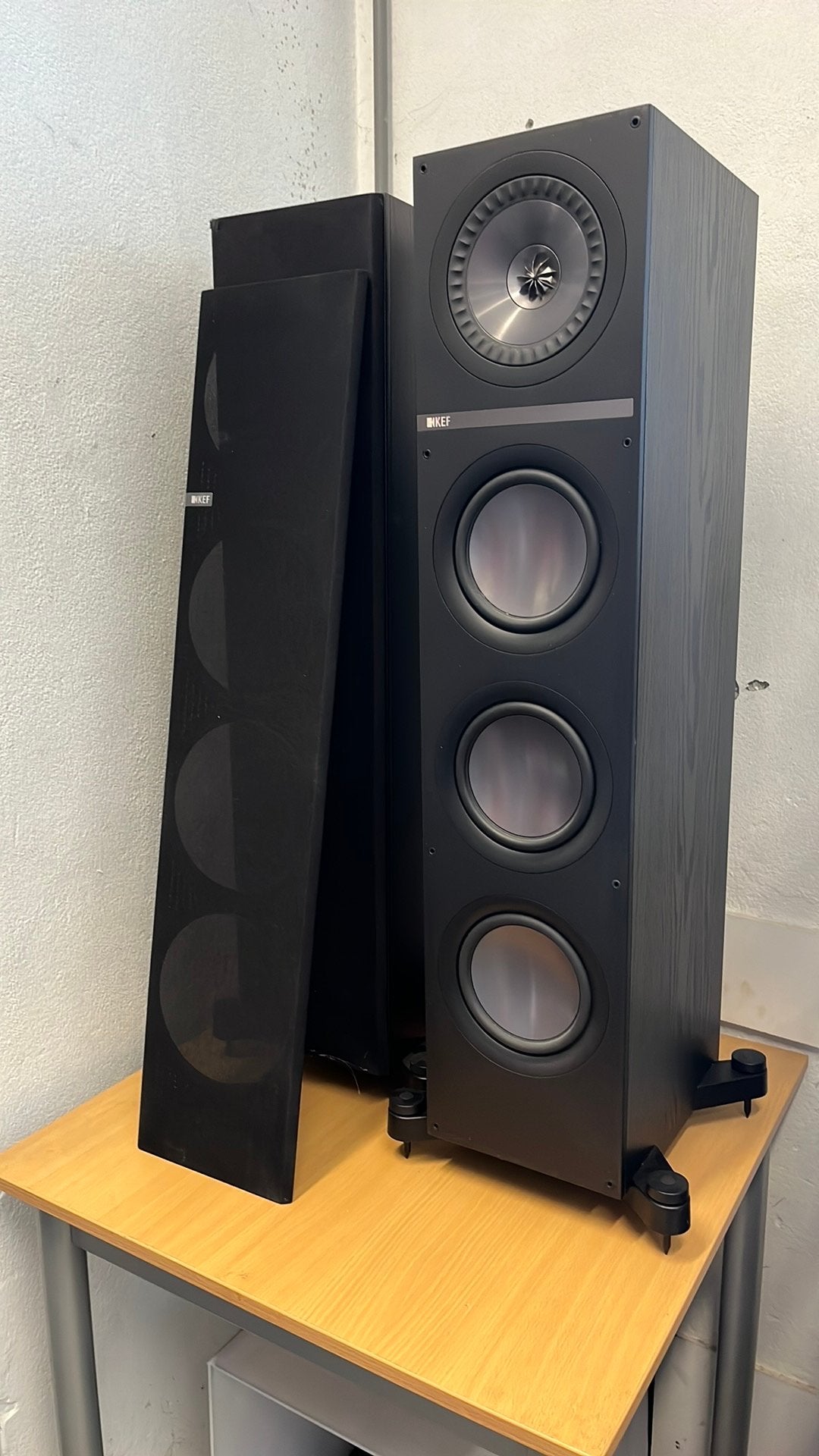 Kef q700 zuil luidsprekers, Vloerstaande luidspreker, 120 tot 150 watt, Zo goed als nieuw, C