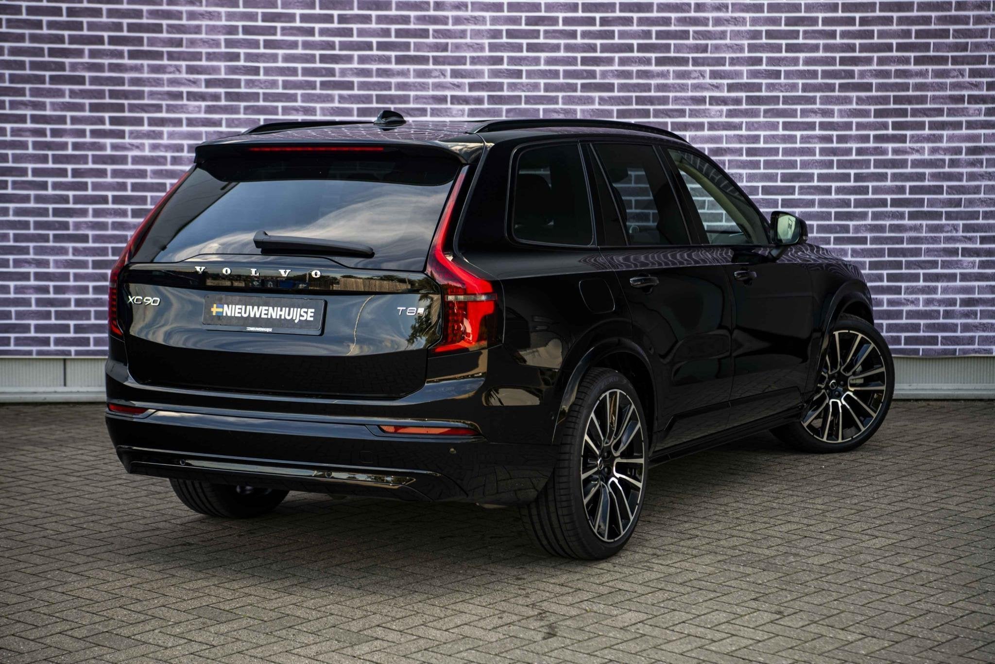 Volvo XC90 2.0 T8 Plug-in Hybrid AWD Ultra Dark Exec. Ed. |, Gebruikt, Euro 6, 4 cilinders, Zwart
