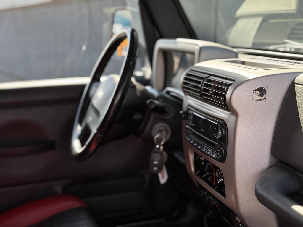 Jeep Wrangler TJ 4.0i 6-Cilinder | Hard & Softtop | Airco |, Auto's, Jeep, Automaat, 450 kg, Gebruikt, Zwart