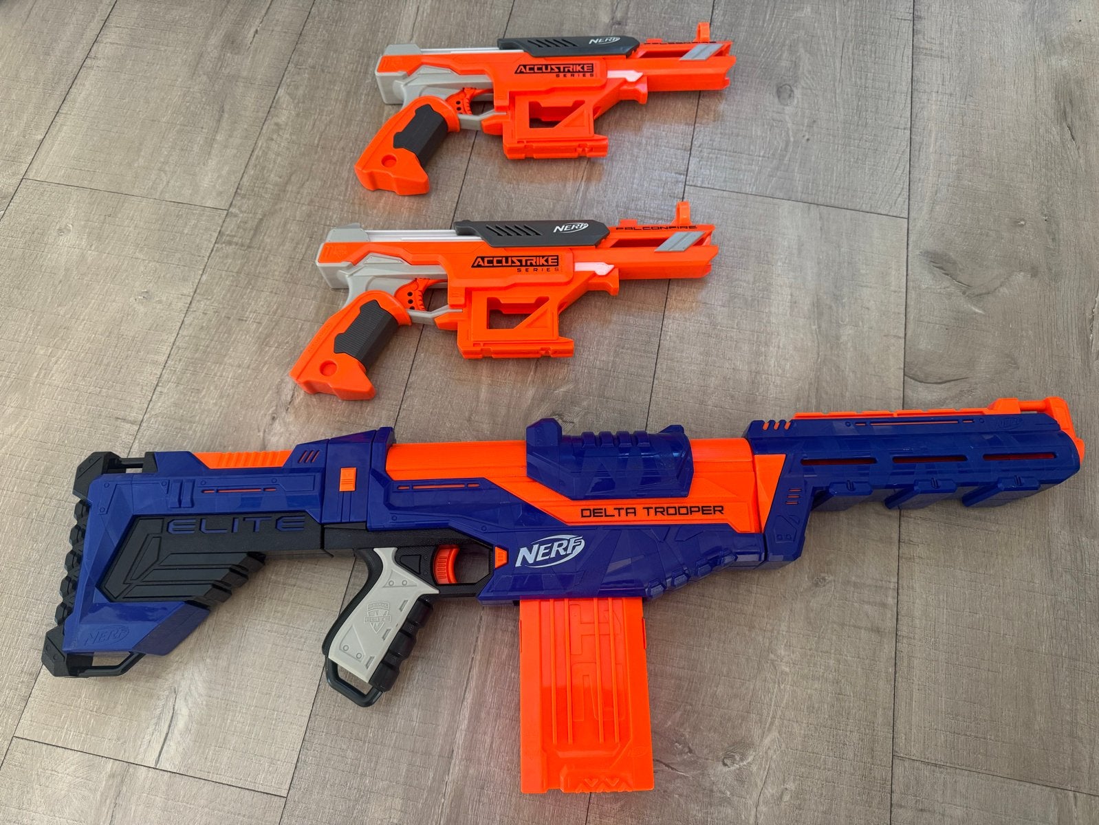 Gratis Nerf Delta Trooper en 2 Accustrike pistolen, Kinderen en Baby's, Ophalen of Verzenden, Gebruikt, Jongen of Meisje