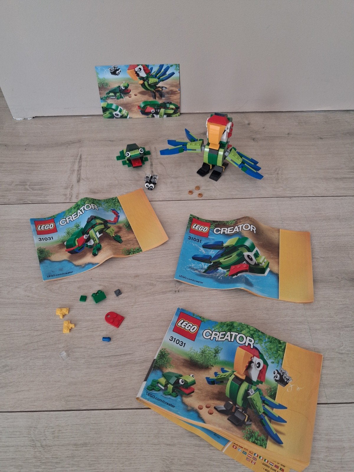 Complete LEGO Creator 31031 kameleon, Papegaai, Kikker, Ophalen of Verzenden, Zo goed als nieuw