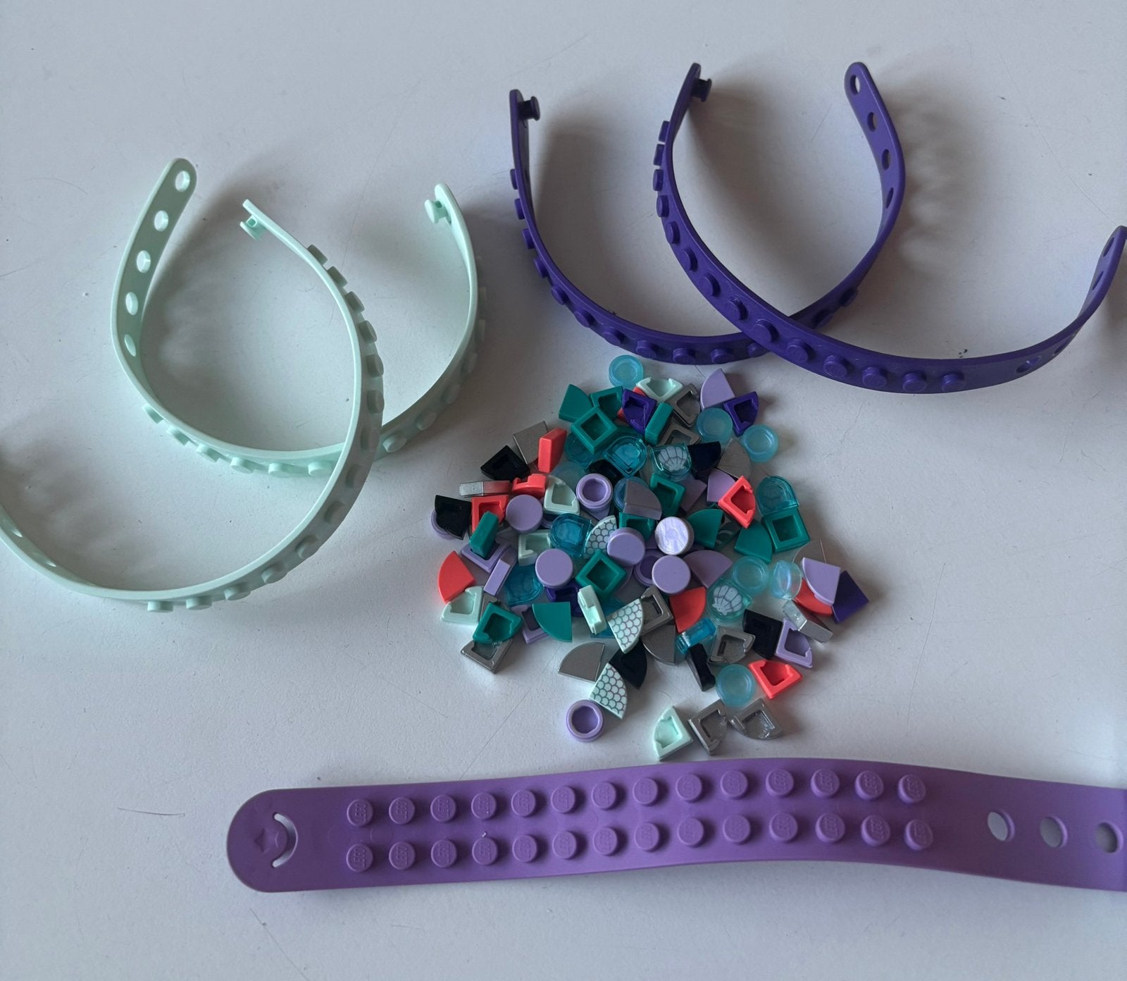 5 LEGO armbandjse met steentjes, Ophalen, Zo goed als nieuw, Overige kleuren