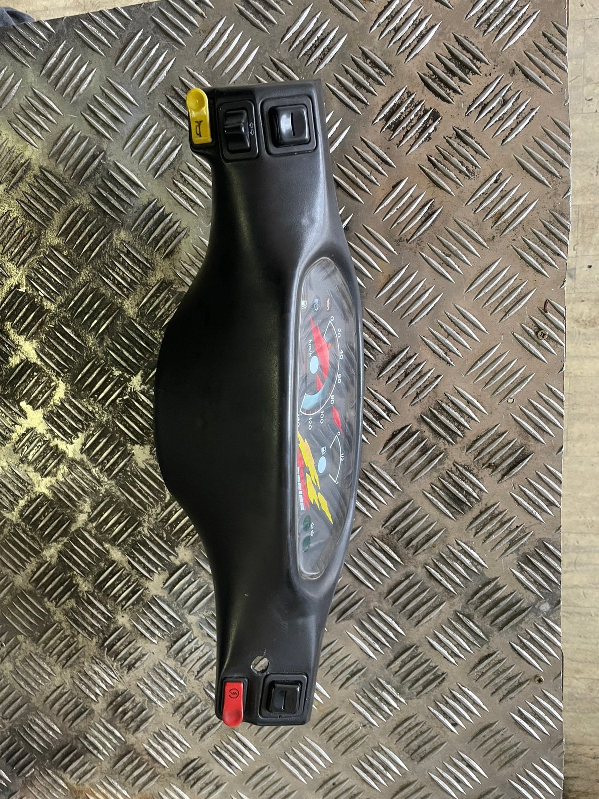 piaggio typhoon kilometer teller, Ophalen