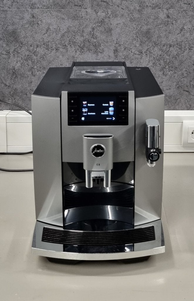 Jura E8 EC Dark Inox MET GARANTIE EN SERVICEBEURT, 10 kopjes of meer, Koffiemachine, Ophalen of Verzenden, Zo goed als nieuw