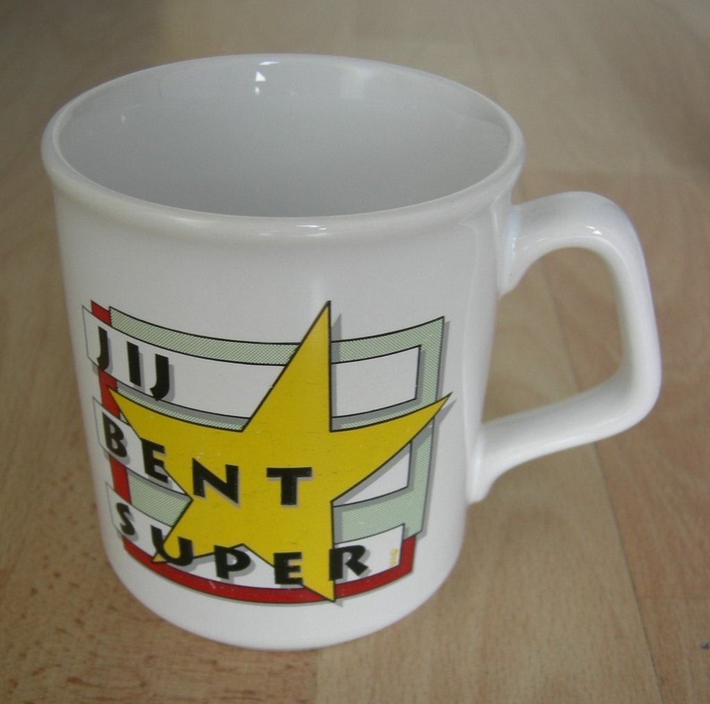Mok met tekst: “JIJ BENT SUPER”. Afmeting Ø 8,1x9,5 cm., Ophalen of Verzenden, Zo goed als nieuw, Overige stijlen, Kop(pen) en/of Schotel(s)