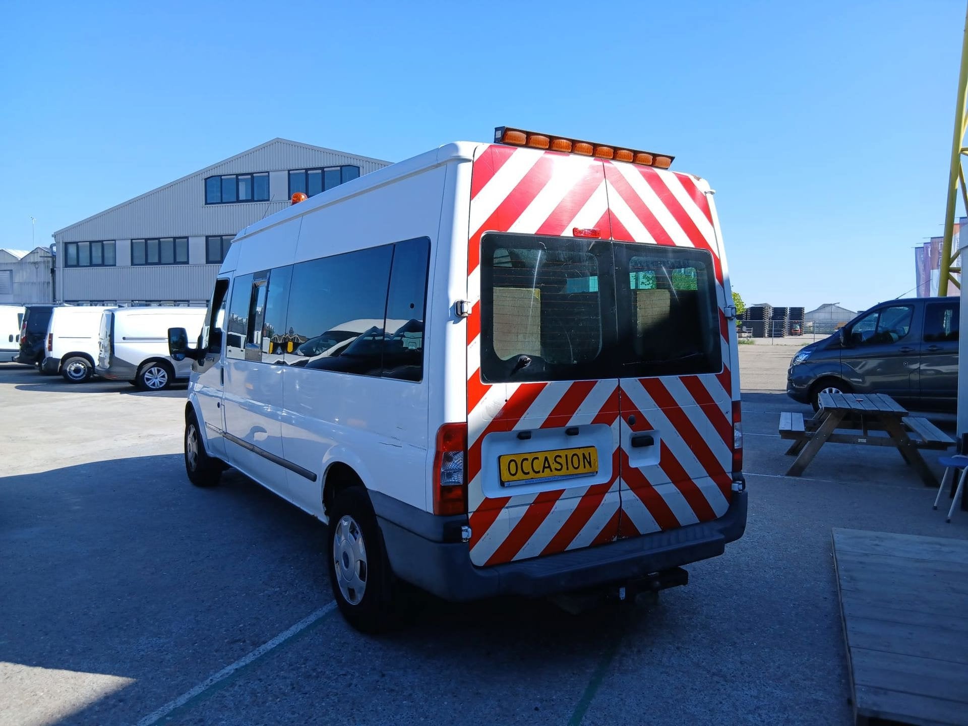 Ford Transit Tourneo 350L 2.4 TDC 9 pers ex gemeente, Auto's, 13 km/l, Dealer onderhouden, Achterwielaandrijving, Gebruikt