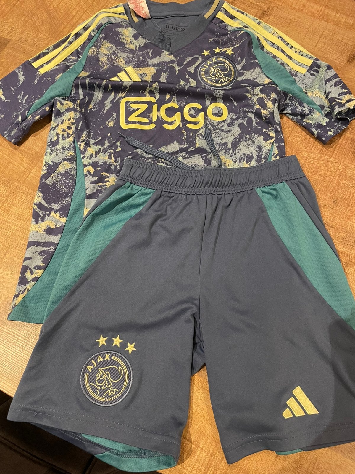 Ajax uittenue 2024-2025 maat 152, Sport en Fitness, Maat XS of kleiner, Ophalen of Verzenden, Zo goed als nieuw, Shirt