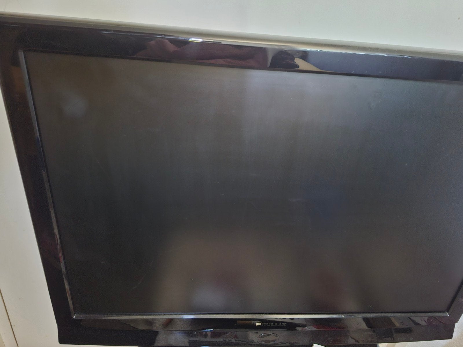 finlux tv te koop met afstandsbediening, 50 Hz, Zo goed als nieuw, 100 cm of meer, Ophalen