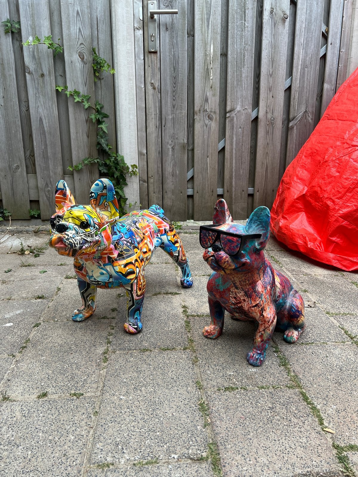 Set van 2 Franse Bulldog beelden met zonnebril, Ophalen of Verzenden, Zoogdier, 20 - 50 cm, Beeld