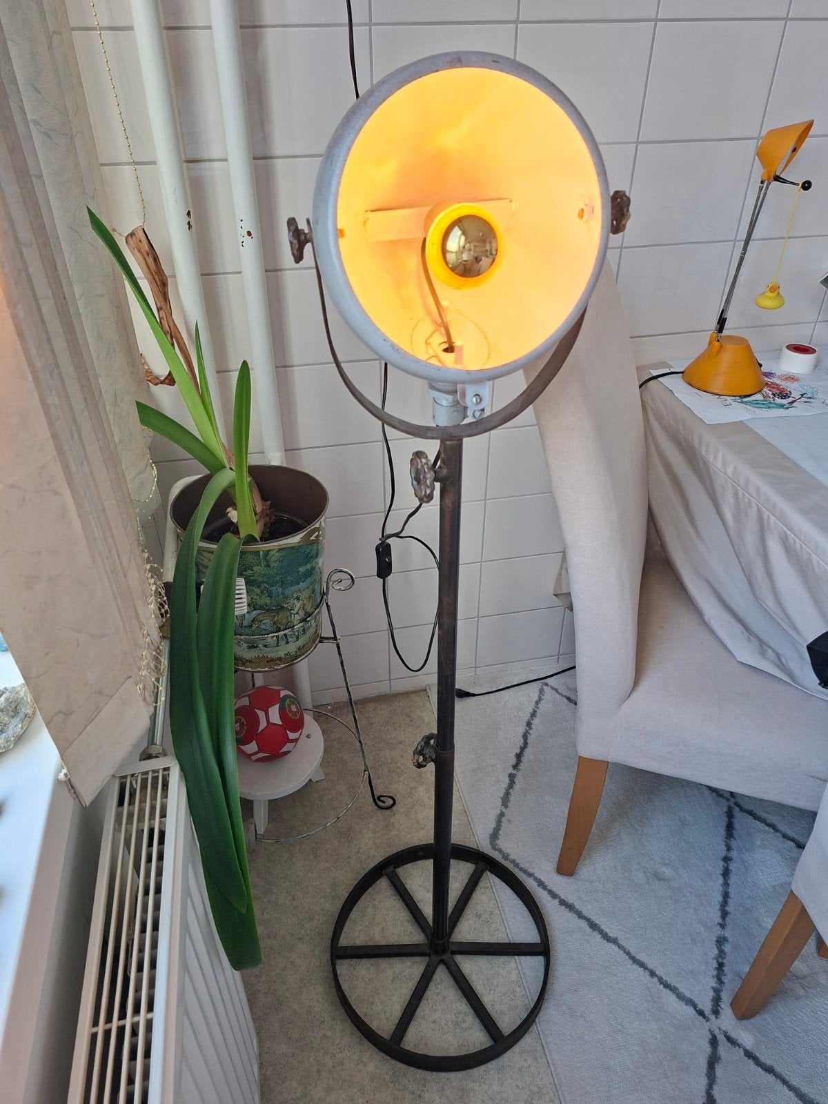 Industriële lamp gemaakt van oldtimer auto, Ophalen of Verzenden, Zo goed als nieuw, Minder dan 100 cm