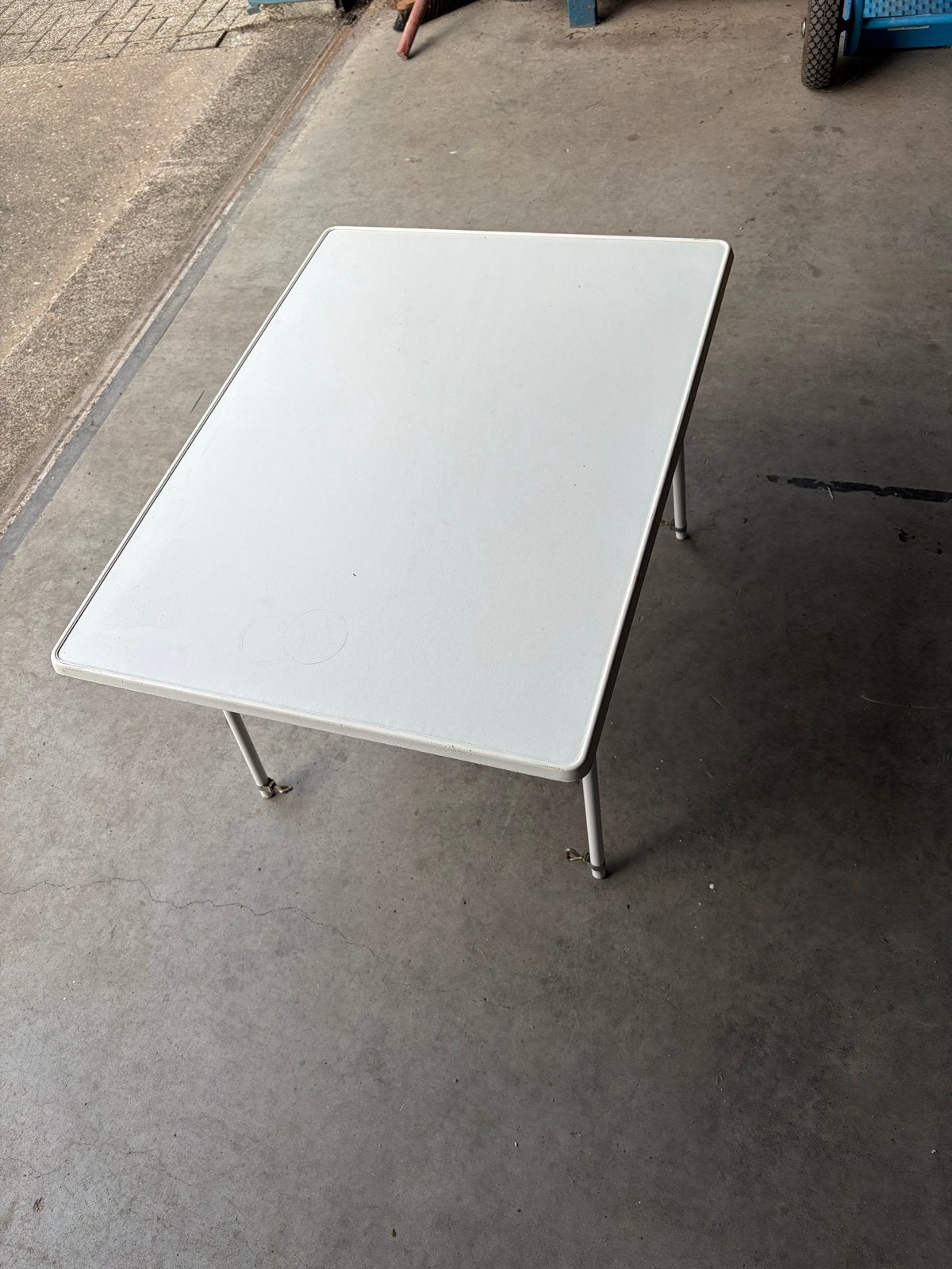 Handige opvouwbare campingtafel - Ideaal voor onderweg!, Caravans en Kamperen, Kampeermeubelen, Ophalen, Gebruikt, Campingtafel