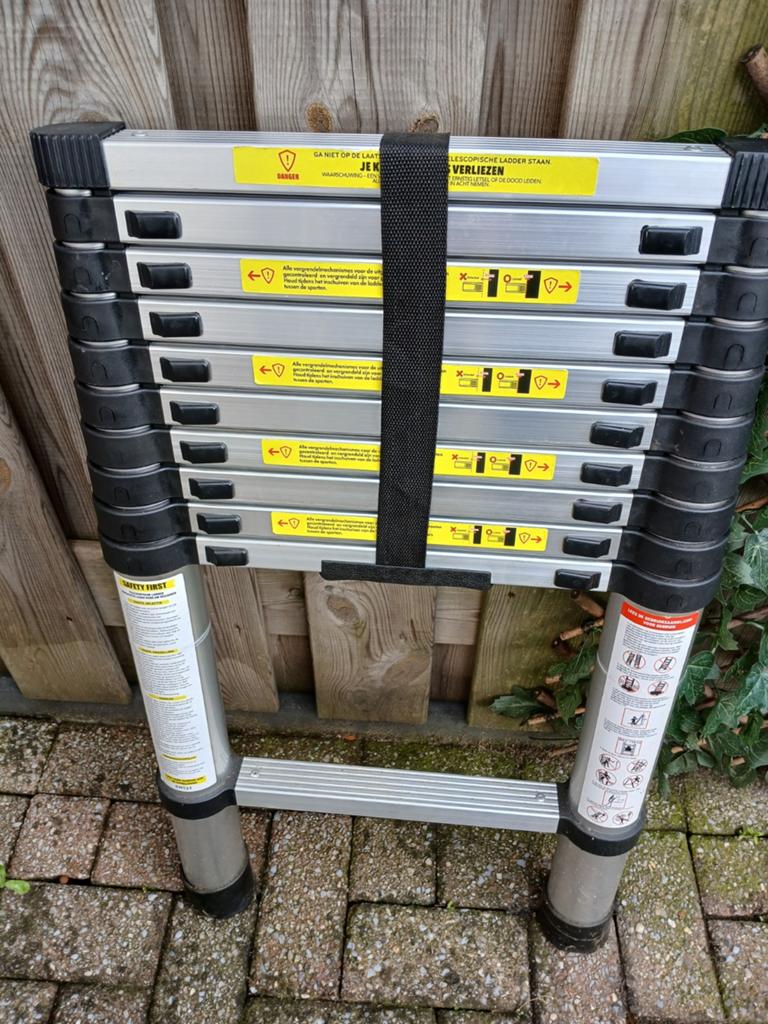 Telescopische ladder 3 meter., Ophalen, Zo goed als nieuw, 2 tot 4 meter