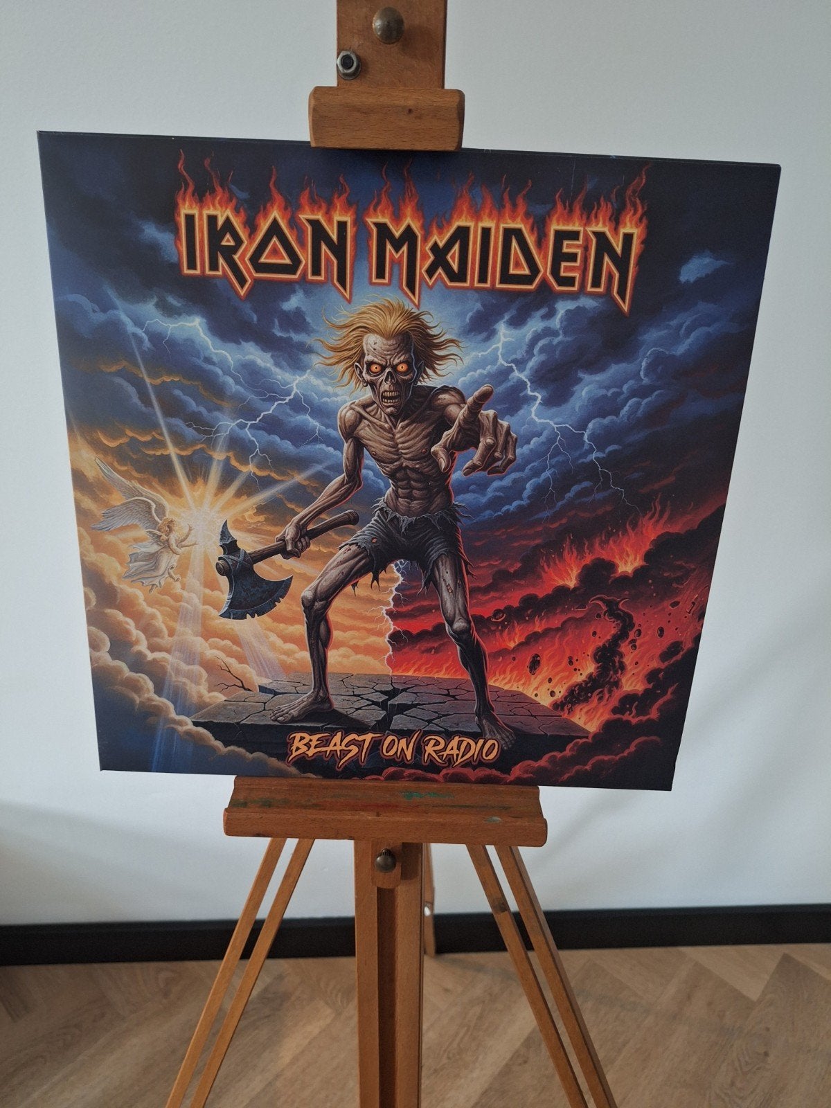 Iron Maiden - Beast on Radio (Gele Bootleg LP), LP, Hard Rock, Beschermende buitenhoes, Ophalen of Verzenden