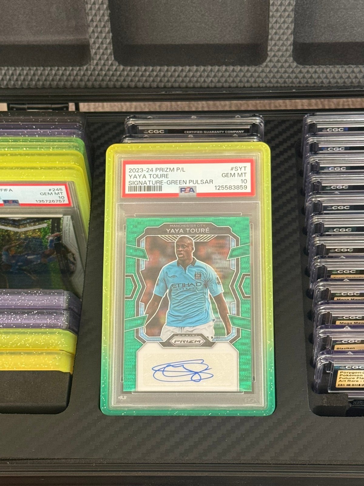 Panini Prizm Yaya Toure Green Pulsar Auto PSA 10, Ophalen of Verzenden, Zo goed als nieuw