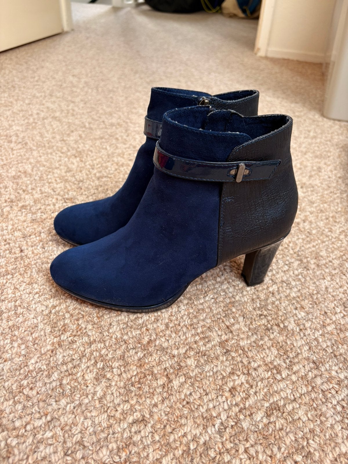 Tamaris laarzen met hak blauw maat 37, Kleding | Dames, Schoenen, Ophalen of Verzenden, Zo goed als nieuw, Blauw