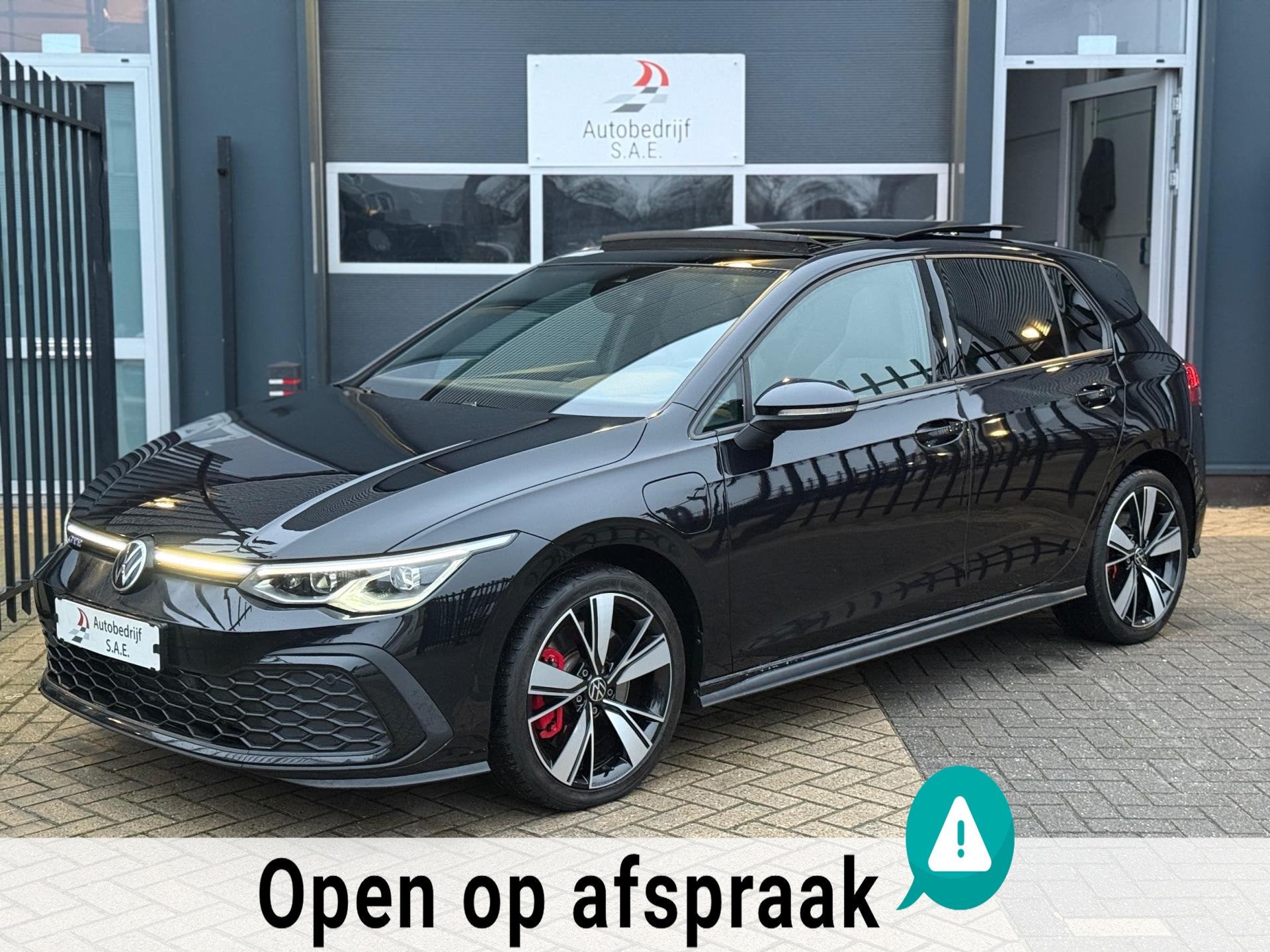 Volkswagen Golf 1.4 eHybrid GTE 245 pk IQ LIGHT PANO SFEER C, Auto's, Dealer onderhouden, Gebruikt, Euro 6, 4 cilinders