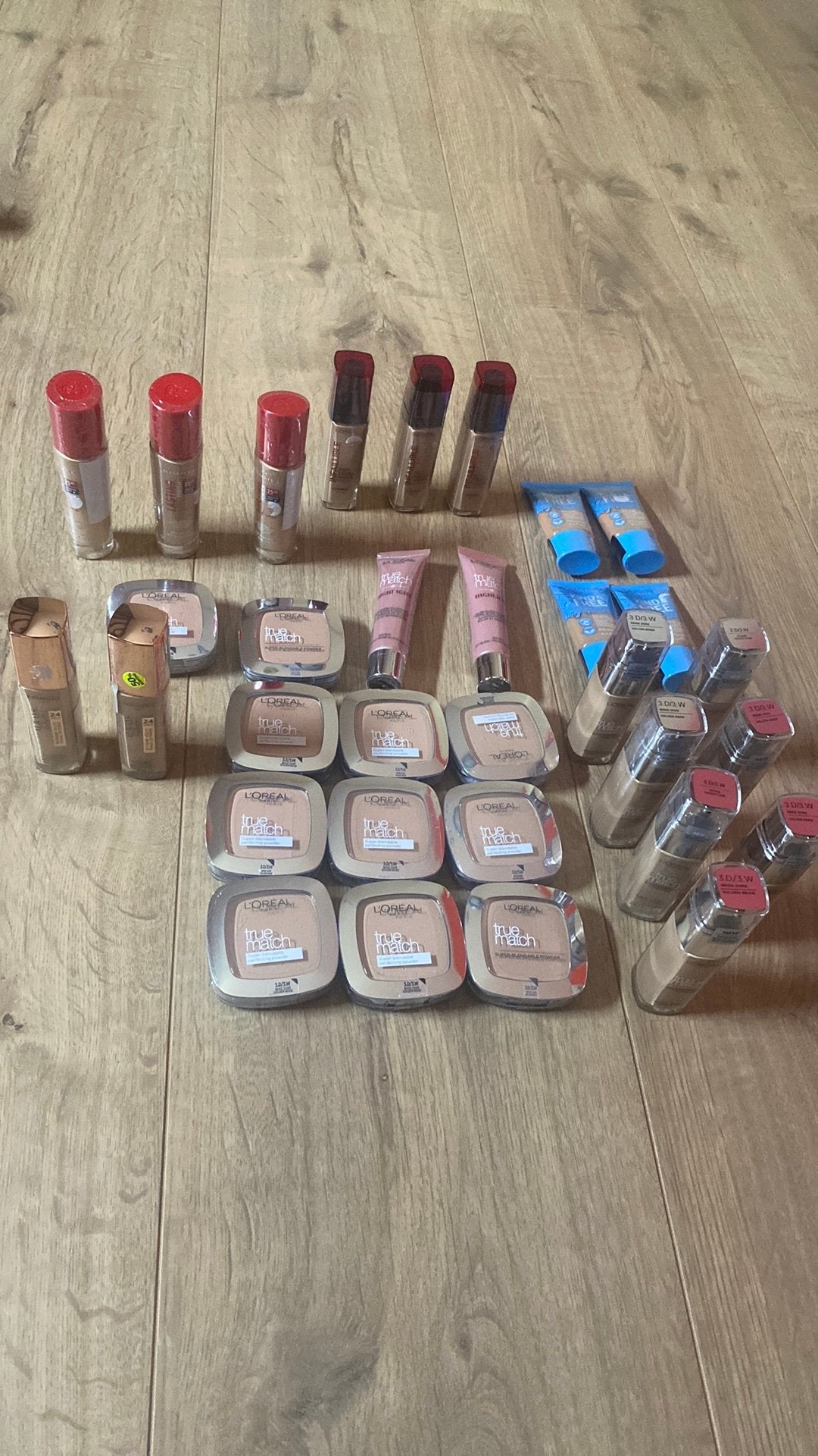 Verschillende foundations, Ophalen of Verzenden, Zo goed als nieuw, Beige, Gehele gezicht