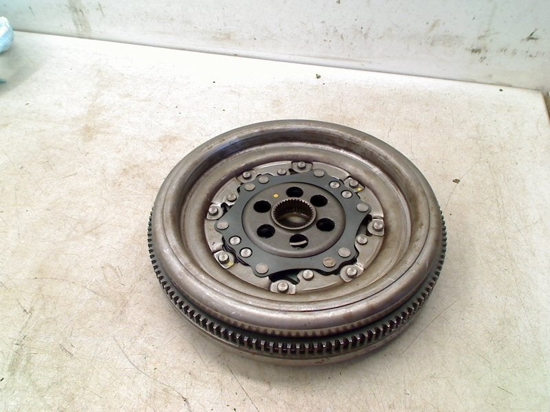 Vliegwiel Dubbele Massa Volkswagen Golf VI (5K1) 03L105266DF, Auto-onderdelen, Transmissie en Toebehoren, Gebruikt, Volkswagen