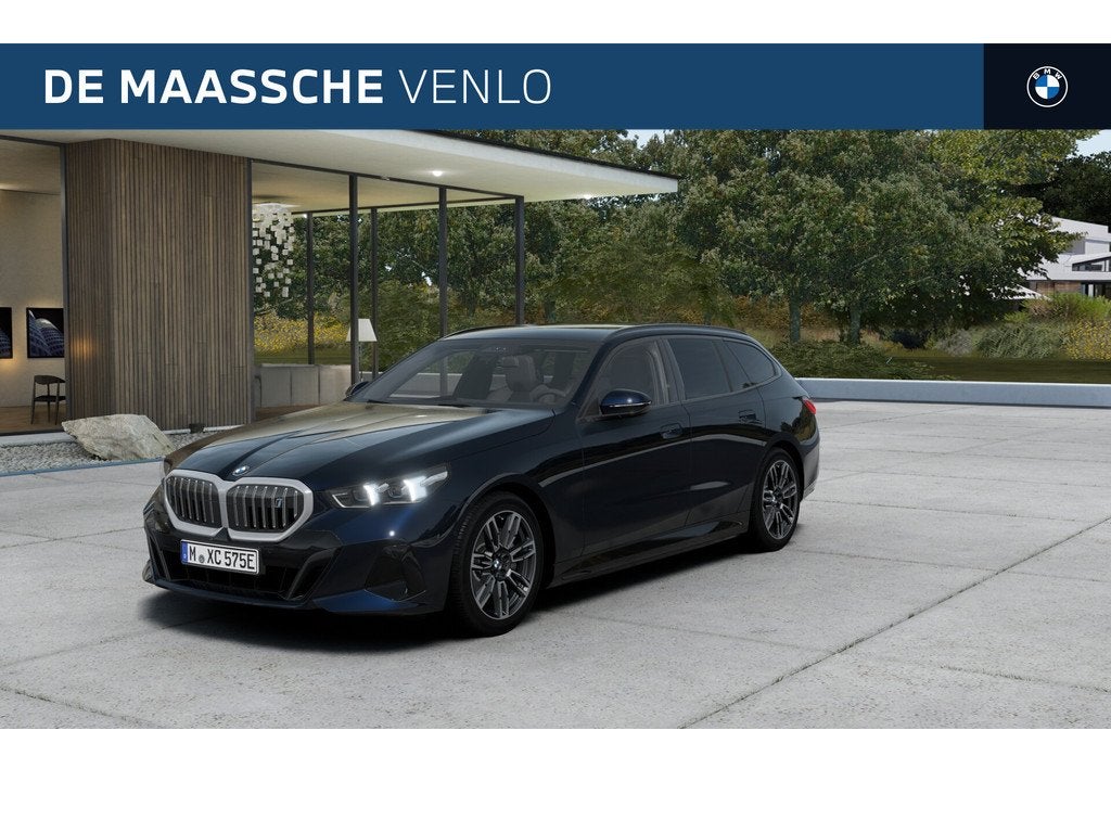 BMW i5 Touring eDrive40 M Sport / Panoramadak / Achteruitrij