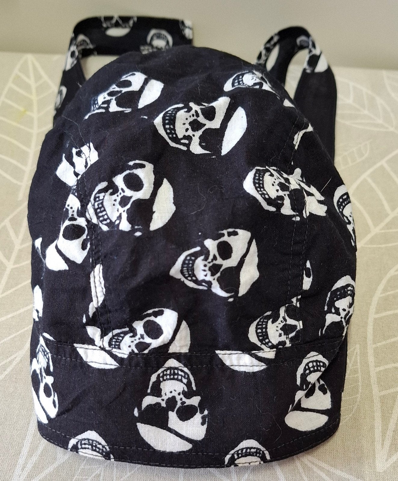Hoofddoekje Bandana Piratenstyle met Doodskoppen Maat S, Kleding | Dames, Hoeden en Petten, Ophalen of Verzenden, Gedragen, 55 cm (S, 6⅞ inch) of minder