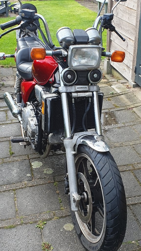 Te koop teab Honda VF 750 C (V45), 750 cc, Cardan-aandrijving, 4 cilinders, Motorrijbewijs A