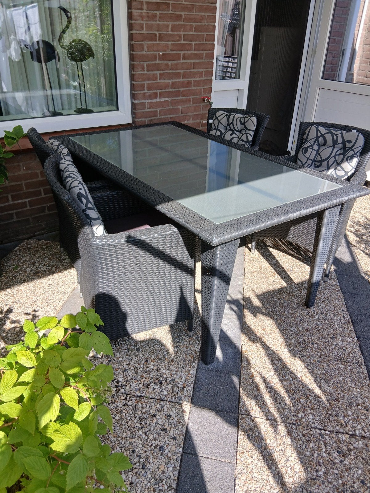Te koop, tuintafel met 4 stoelen incl. kussens., Ophalen, Gebruikt, Rechthoekig, Kunststof