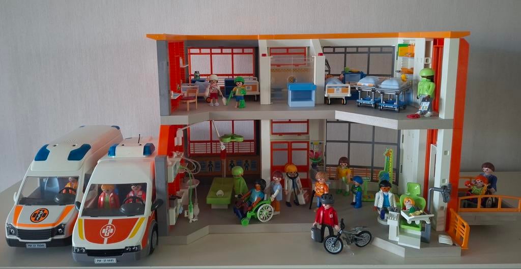 Playmobil Kinderziekenhuis met extra's + 2 ambulances, Ophalen, Jongen of Meisje