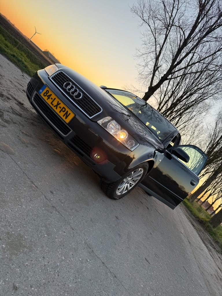 Audi A4 2.0 96KW AUT 2003 Zwart, 1340 kg, 4 cilinders, 1984 cc, A4