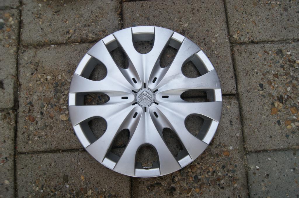 1 losse originele wieldop Citroën C1 14 inch (Model 2), Auto diversen, Wieldoppen, Gebruikt, Ophalen of Verzenden