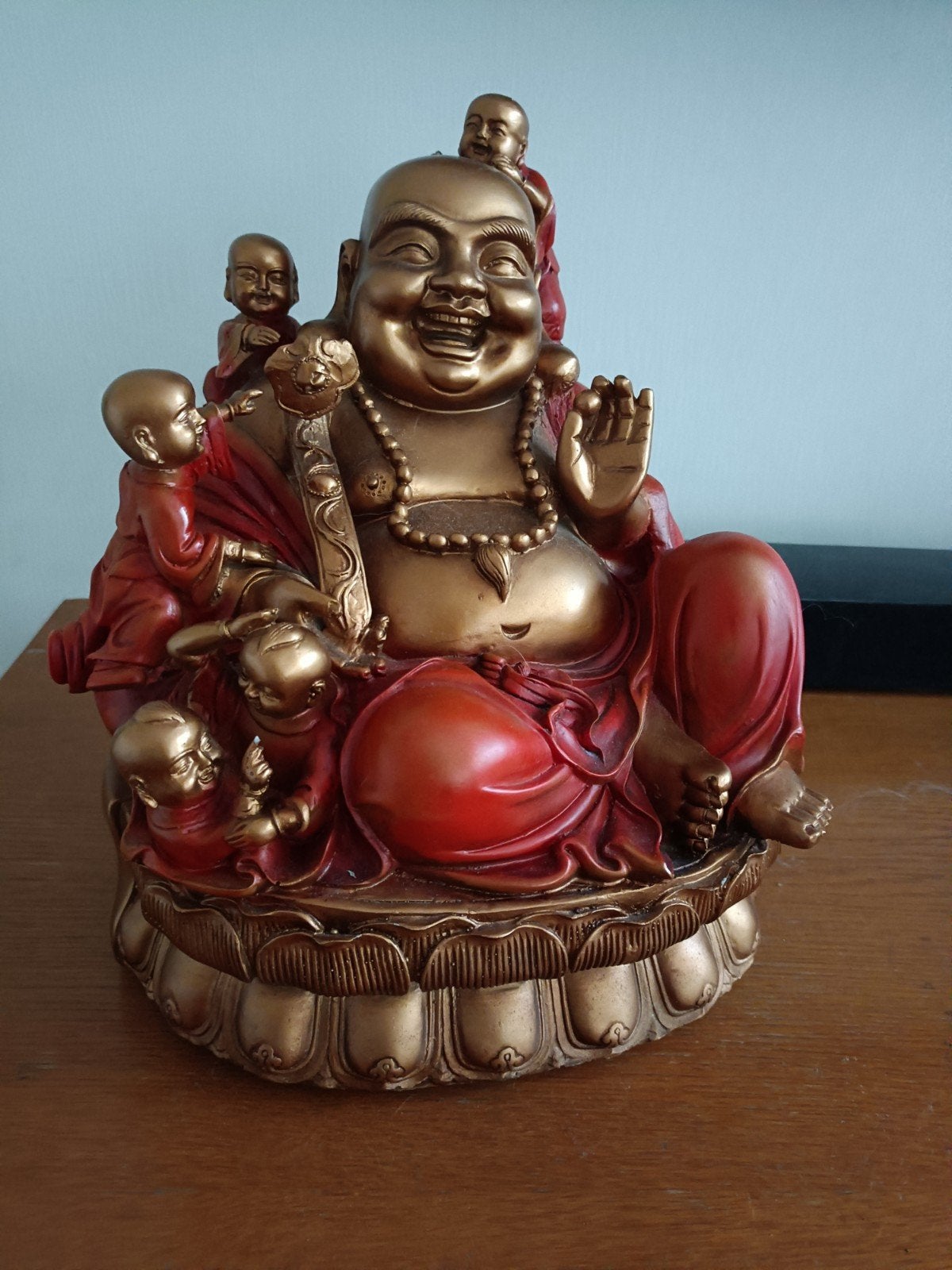 Lachende Boeddha met Kinderen - Rood/Goud 27,5x22,5,x16 cm, Ophalen, Gebruikt, Composieten, Meerkleurig