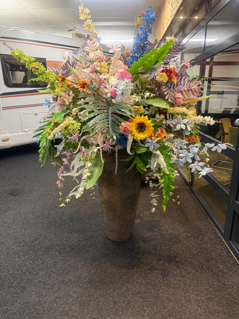Zijde bloemstuk met vaas (180cm x120cm), Huis en Inrichting, Woonaccessoires | Vazen, Kunststof, Overige kleuren, Ophalen of Verzenden