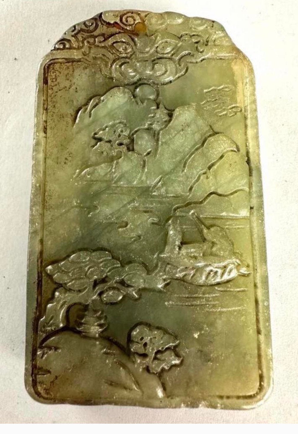 Oude gekerfde Chinese jade plaquette/hanger, Sieraden, Tassen en Uiterlijk, Antieke sieraden, Verzenden, Overige materialen, Hanger