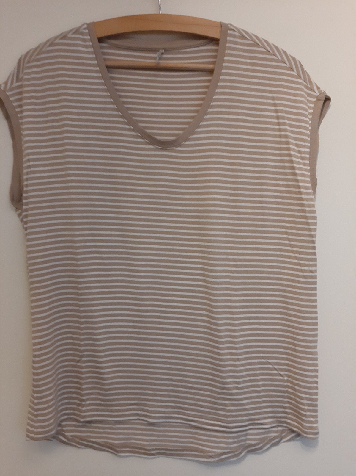 Top shirt Only NIEUW!!!, Kleding | Dames, T-shirts, Maat 38/40 (M), Only, Nieuw, Ophalen of Verzenden