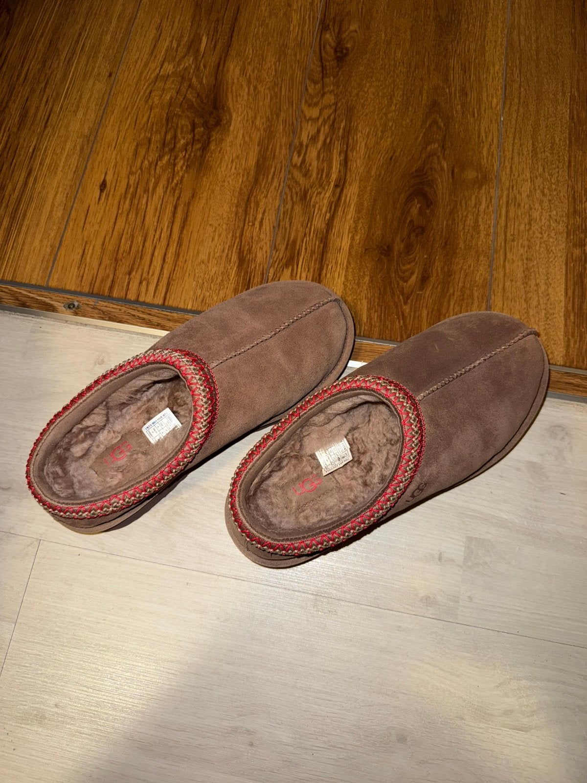 Ugg Tasman, Ophalen of Verzenden, Zo goed als nieuw, Bruin