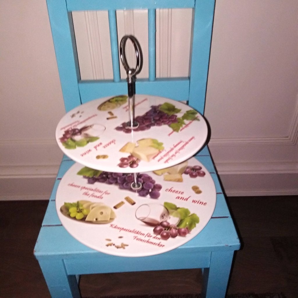 Etagère met een sfeervolle opdruk met kazen en wijn, Huis en Inrichting, Ophalen, Gebruikt, Etagère, Steen/keramiek