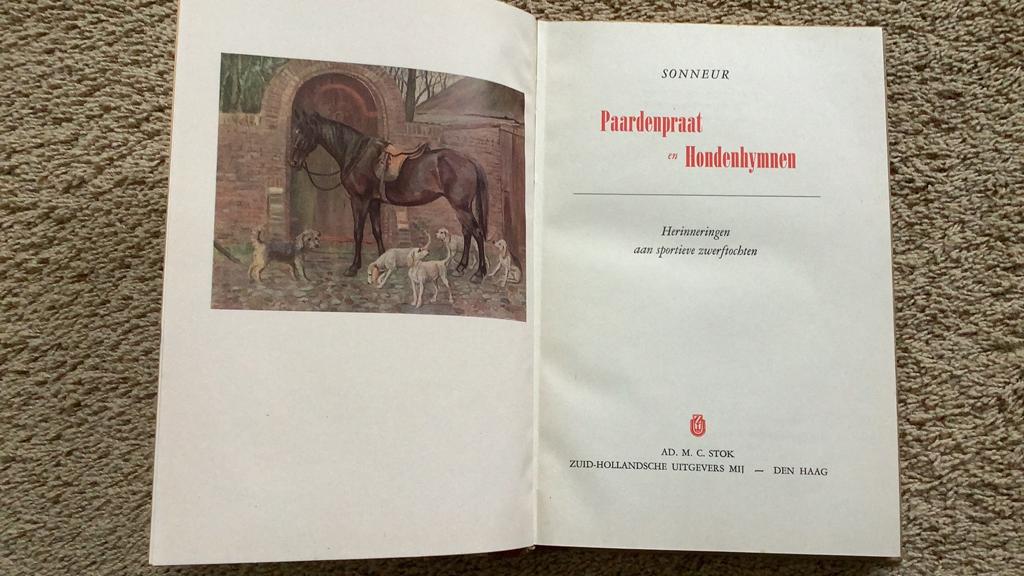 Paardenpraat en Hondenhymen, Sonneur., Ophalen of Verzenden, Zo goed als nieuw, Paarden of Pony's
