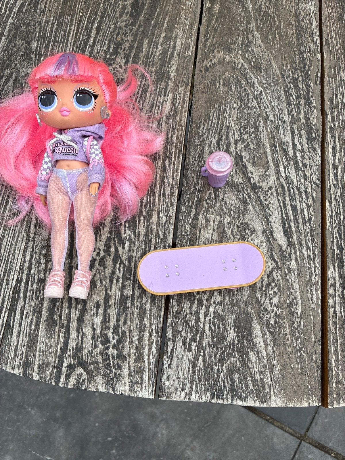 L.O.L. Surprise! O.M.G. pop met roze haar en skateboard, Ophalen of Verzenden, Zo goed als nieuw, Overige typen
