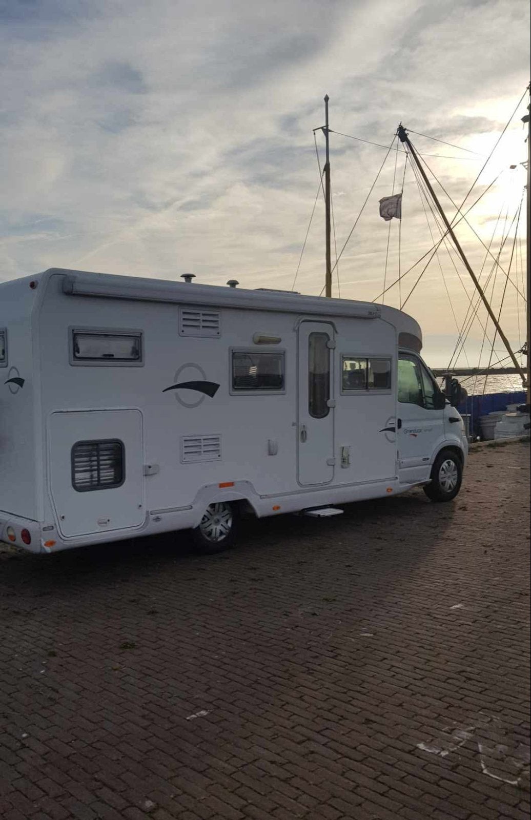 Ruime en complete Roller Team camper, Overige merken, Vast bed, Particulier, 6 tot 7 meter