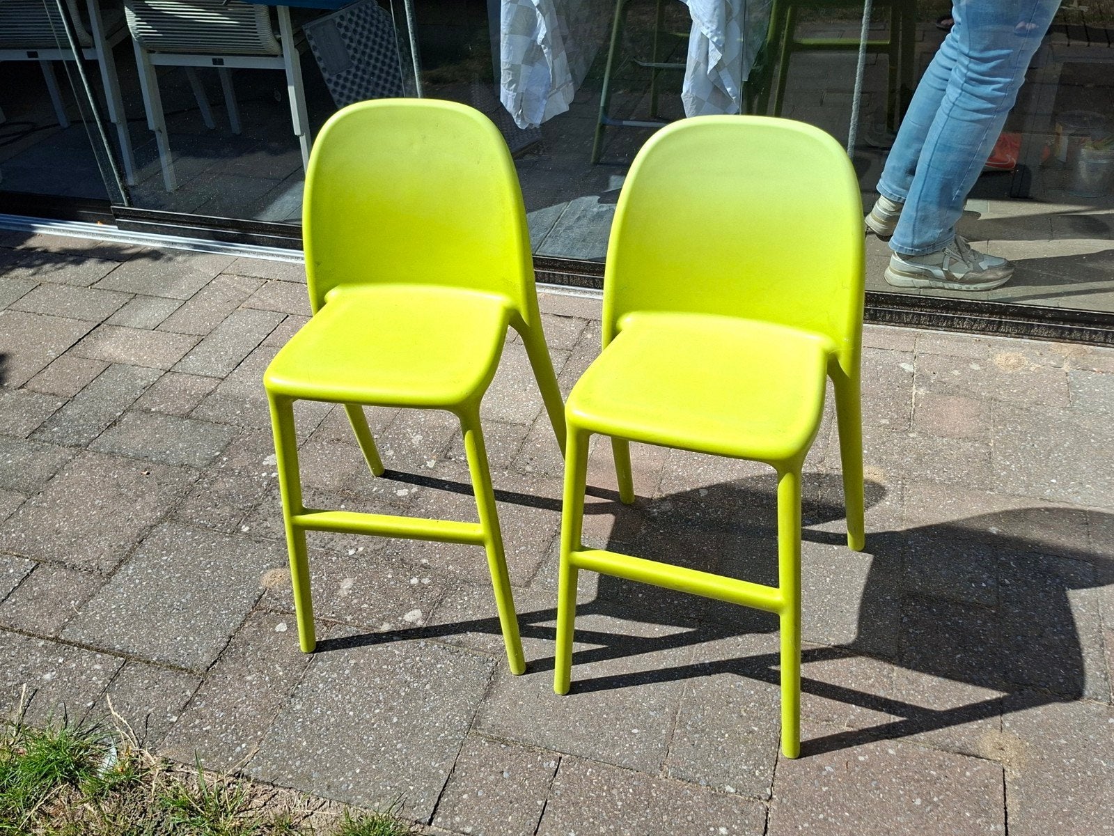 2x IKEA Urban krukken, limoengroen, Huis en Inrichting, Barkrukken, Kunststof, Gebruikt, Ophalen of Verzenden, 90 cm of meer